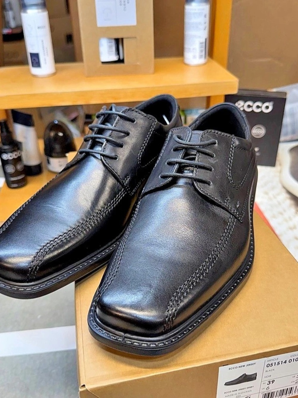 ECCO Mens New Jersey Leather Derby Shoes in Black NIB